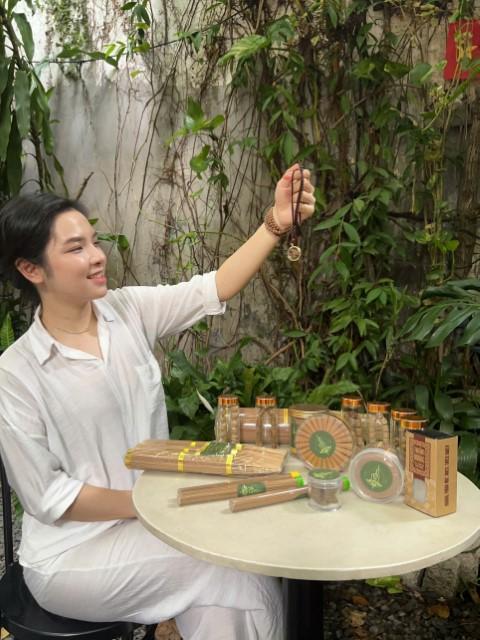 trầm hương tự nhiên không qua xử lý, mang lợi ích sức khỏe tinh khiết và huong tram nguyên bản từ Trầm hương Như Ý Hạnh